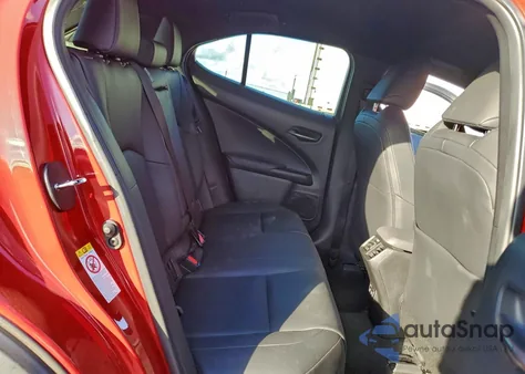 2019 Lexus Ux 200 z USA, uszkodzony, nr VIN JTHY3JBH2K2012580